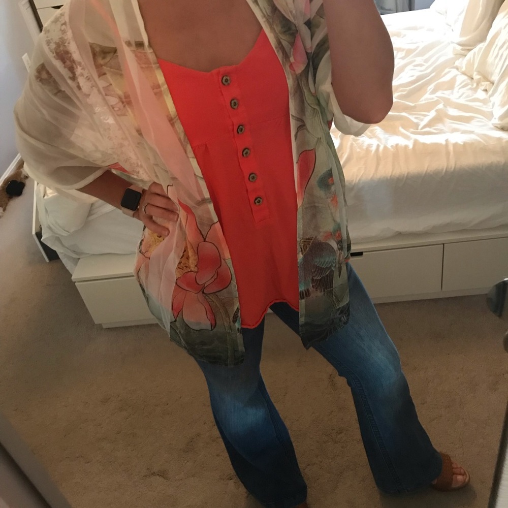 LAST CALL! Daisy Button Babydoll Top - Picture 7 of 8